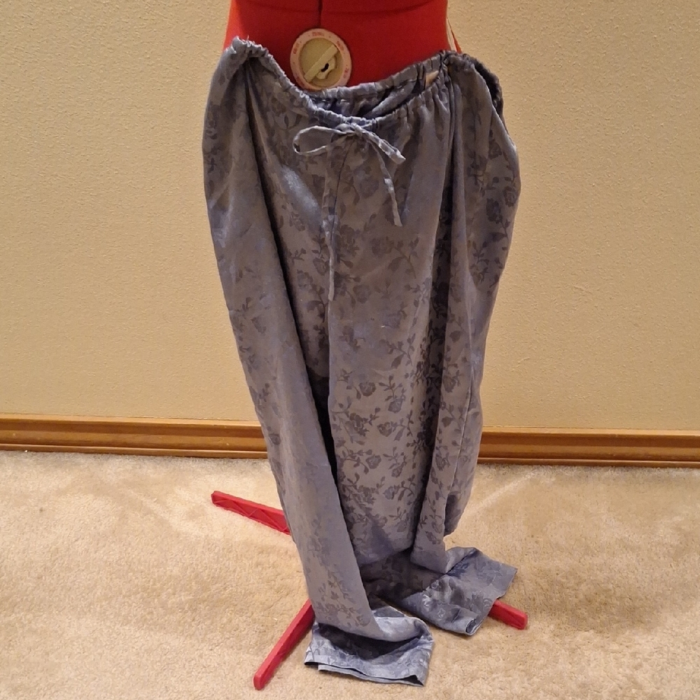 Victoria's Secret Floral Satin Fabric - Picture 6 of 6